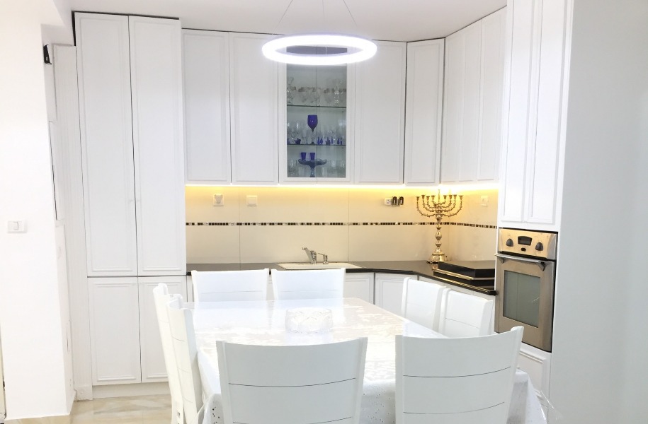 White kitchen